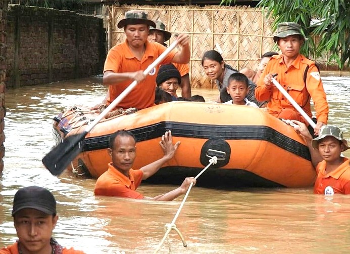 Nagaland state disaster relief force personnel at work during a flooding incident in Dimapur district. (Photo Courtesy: https://nsdma.nagaland.gov.in/sdrf)